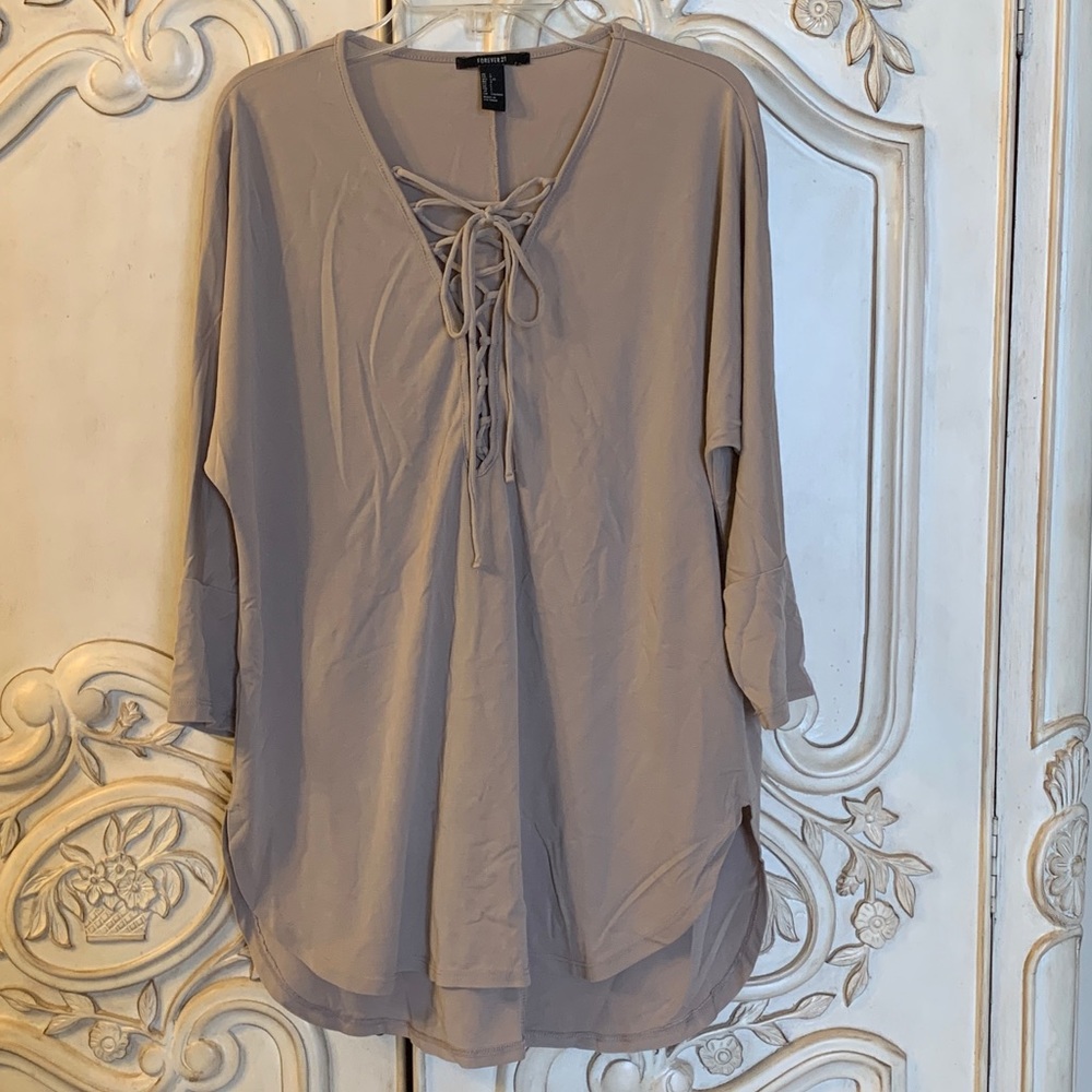 Forever 21 long sleeve shirt. L